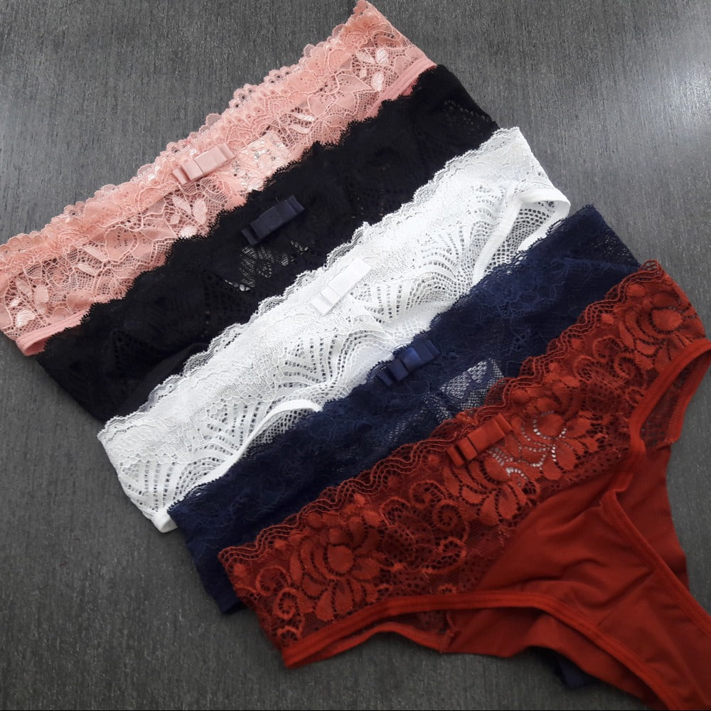 Conjunto de Lingerie com Bojo e Detalhes de Renda - Moda íntima