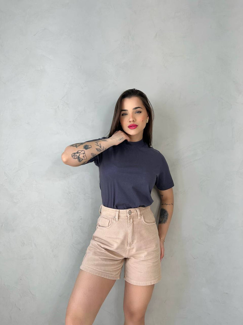 T-shirt Gola Alta Lisa – Essencial, Versátil e Sempre Elegante