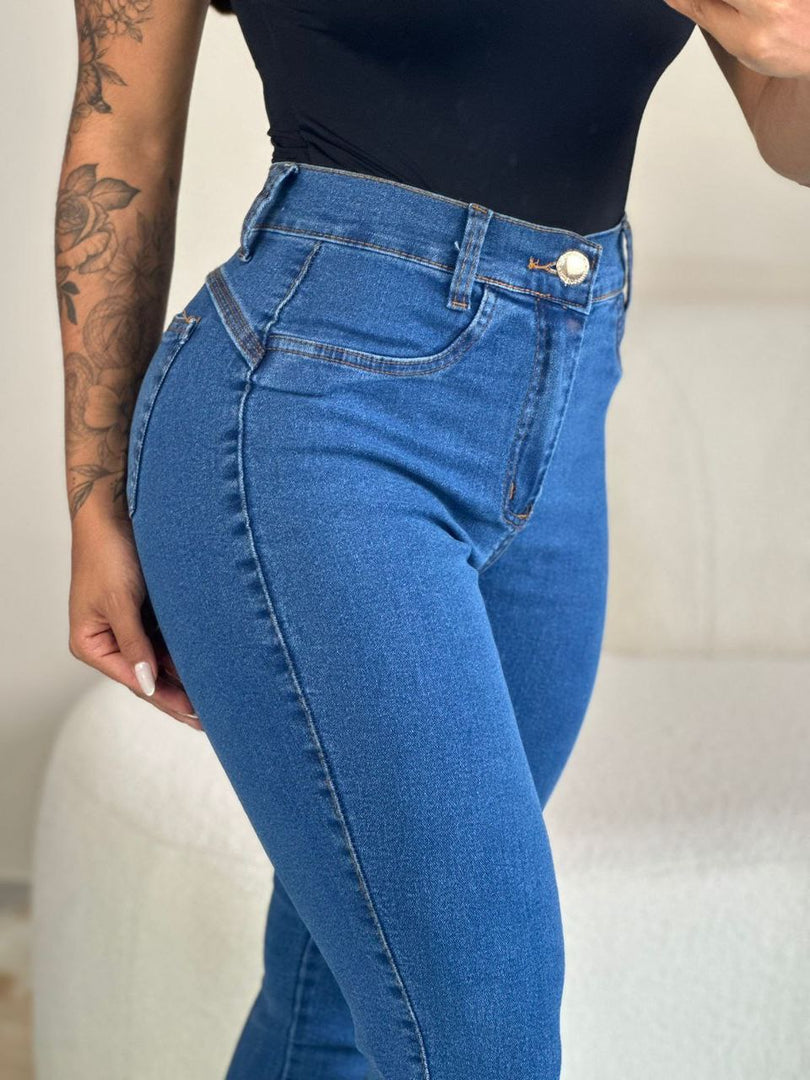 Calça Jeans Skinny – Para acompanhar o seu ritmo sem perder o estilo