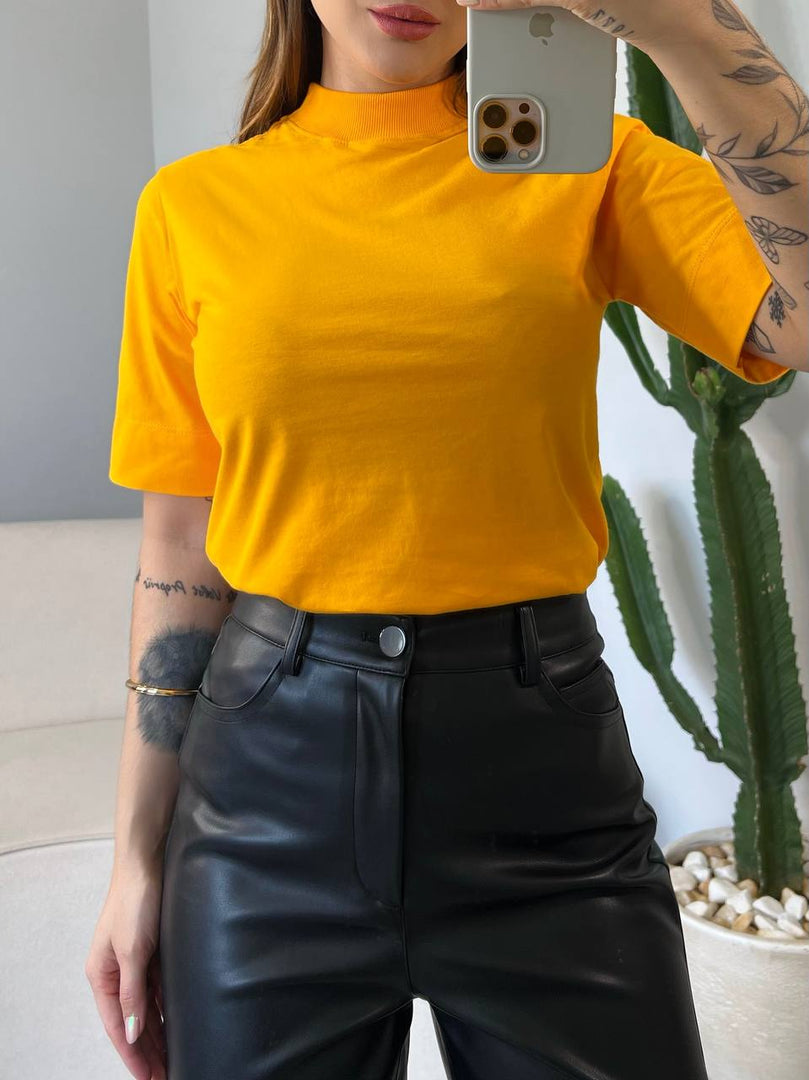 T-shirt Gola Alta Lisa – Essencial, Versátil e Sempre Elegante