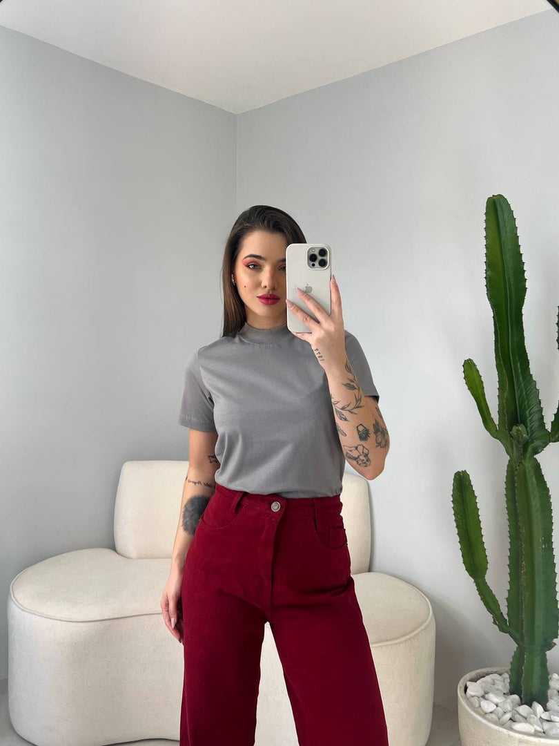 T-shirt Gola Alta Lisa – Essencial, Versátil e Sempre Elegante